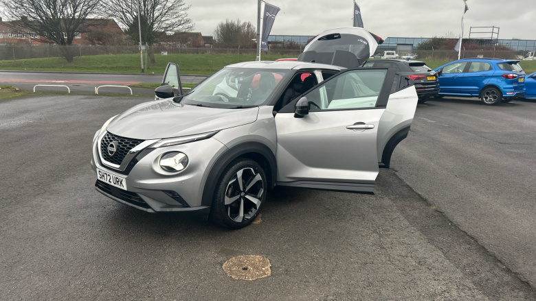 Nissan Juke 1.0 DiG-T 114 Tekna 5dr Petrol Hatchback